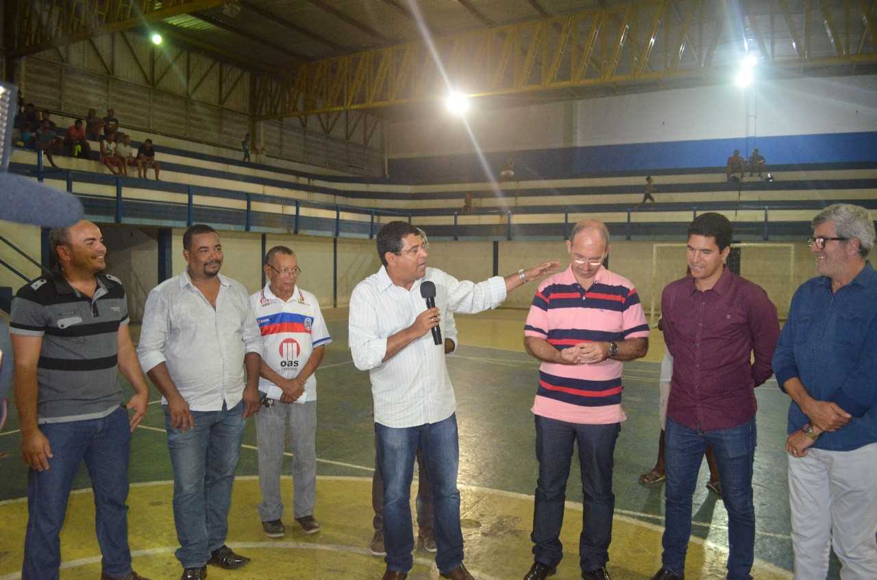 Refletores do Estádio Ribeirão em Camacã, agora realidade.